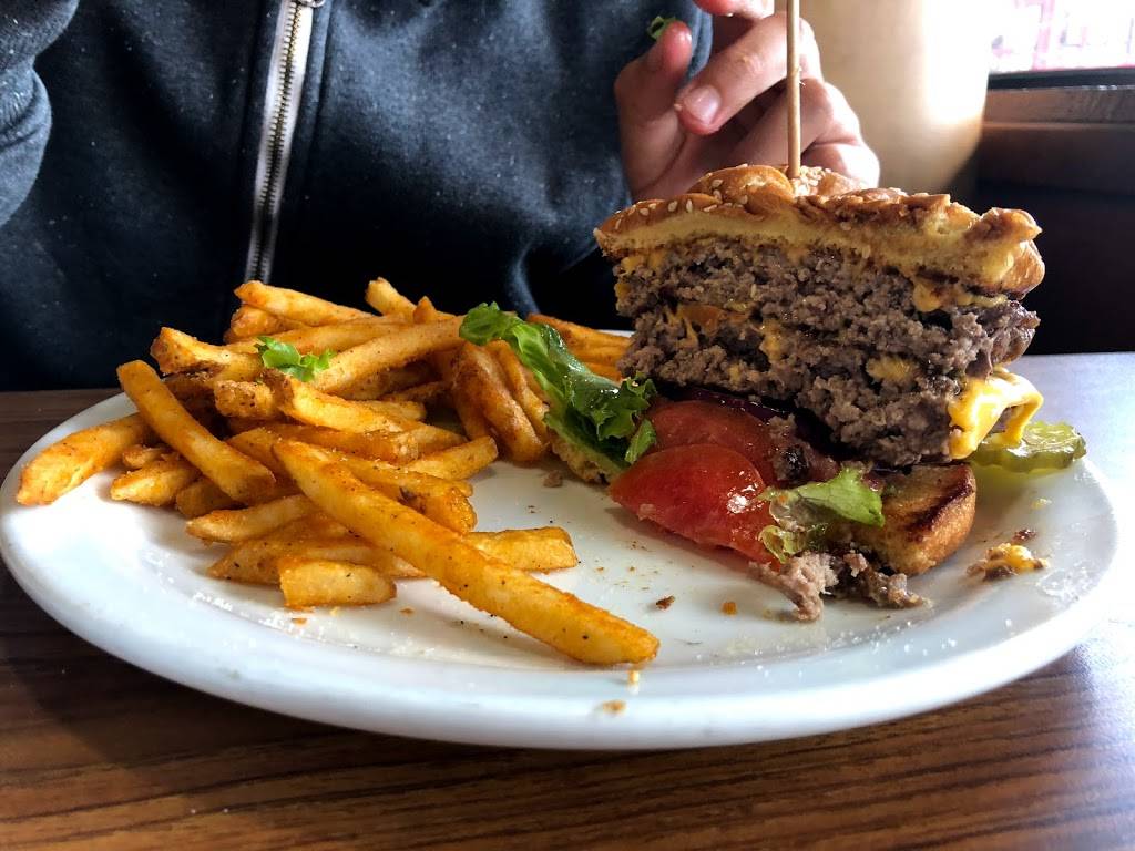 Dennys | restaurant | 5825 NW 36th St, Miami, FL 33166, USA | 3058716964 OR +1 305-871-6964