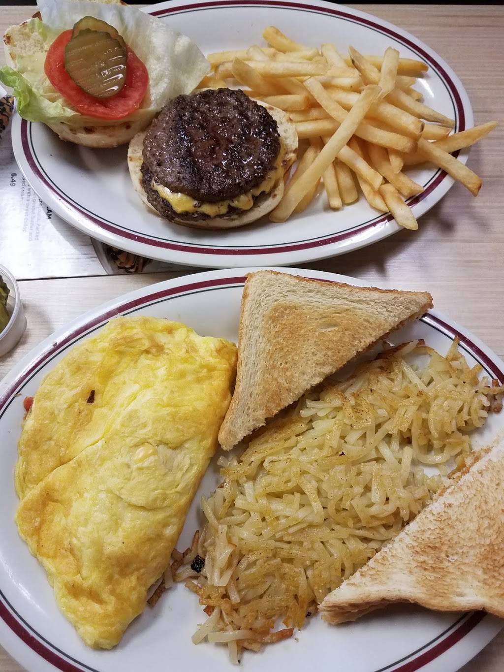 Huddle House | restaurant | 143 US-441, Clayton, GA 30525, USA | 7067827398 OR +1 706-782-7398