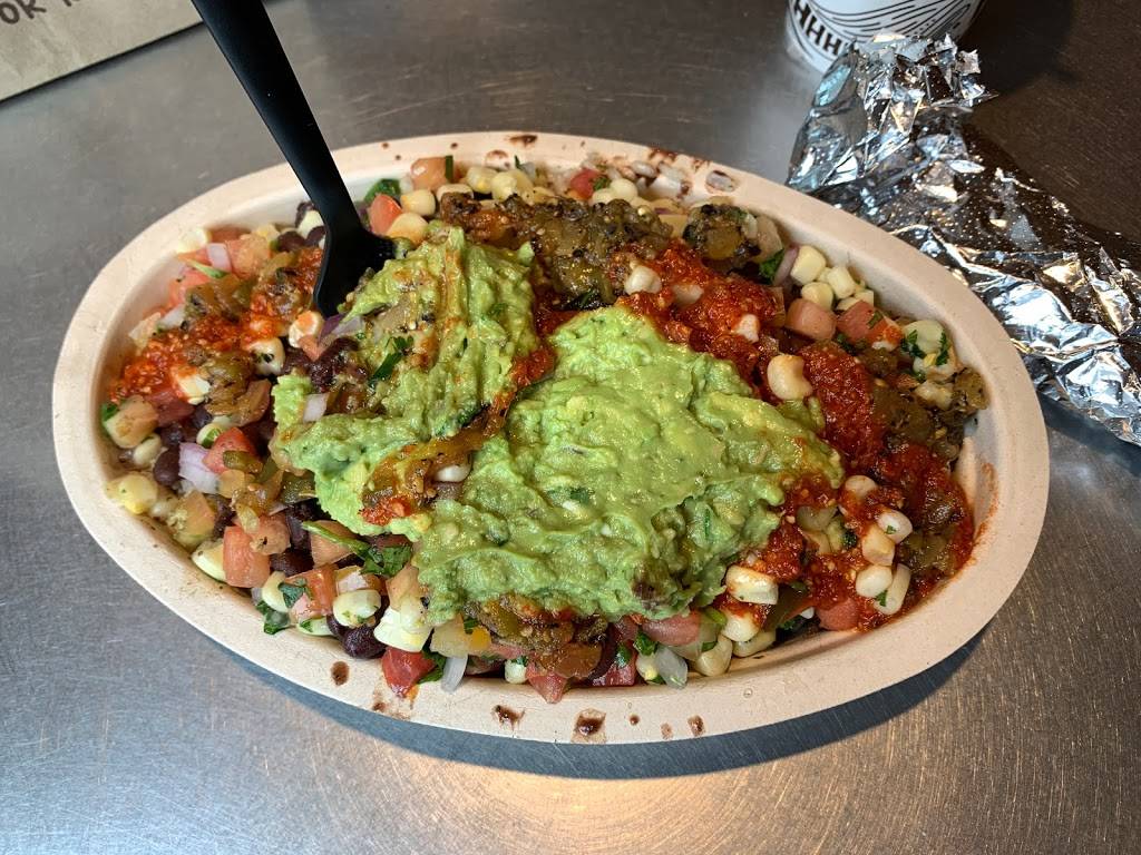 Chipotle Mexican Grill | restaurant | 1317 Q St Suite 100, Lincoln, NE 68508, USA | 4024741133 OR +1 402-474-1133