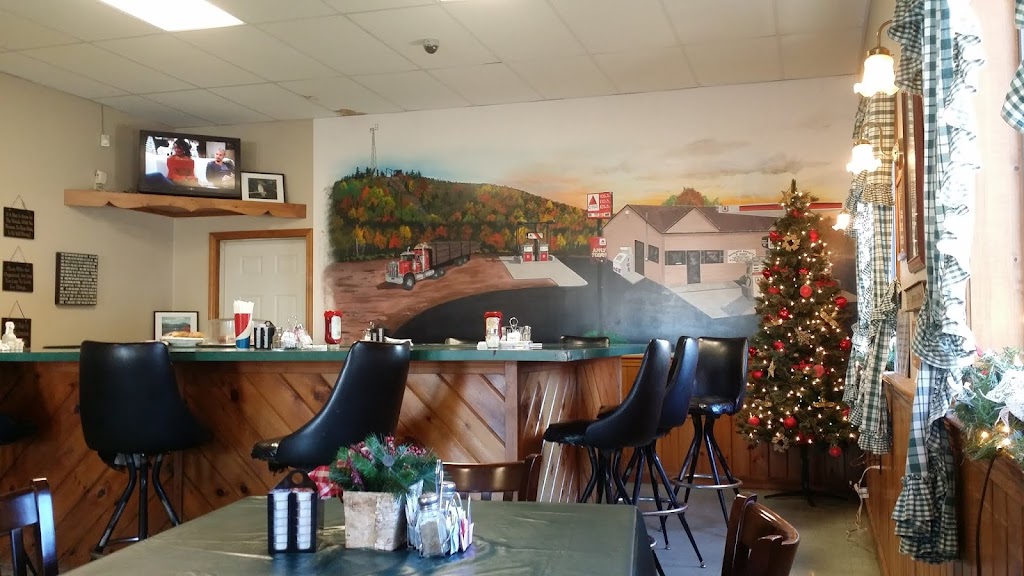 Raymond’s Variety & Diner | restaurant | 2789 Lee Rd, Lee, ME 04455, USA | 2077382558 OR +1 207-738-2558