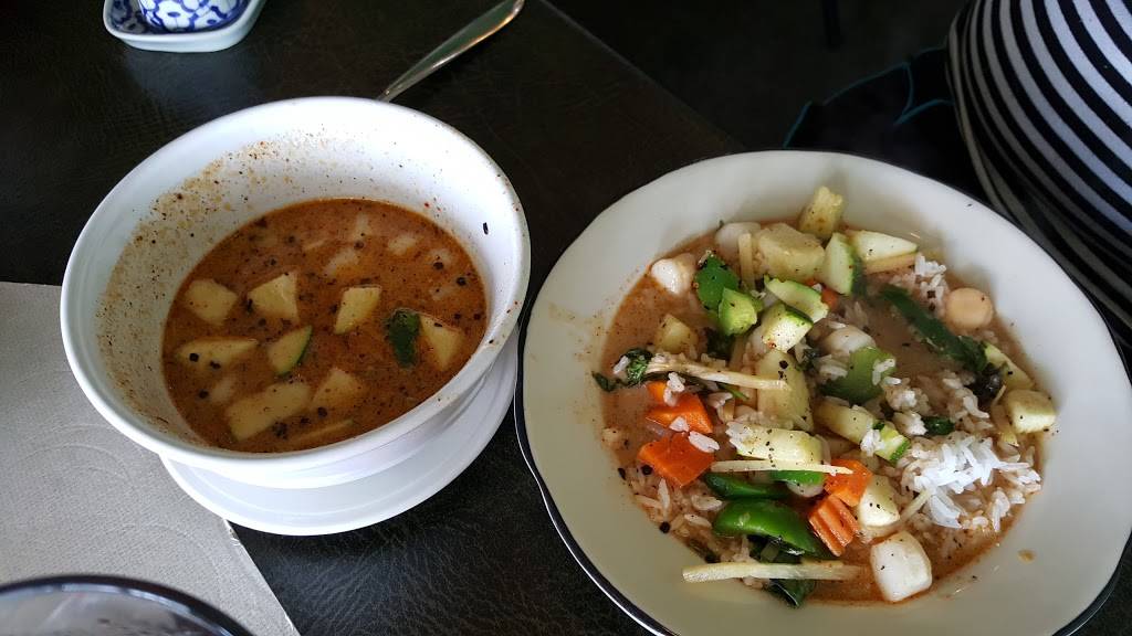 Kinnaree Thai Cuisine | restaurant | 1227 E 32nd St #1, Joplin, MO 64804, USA | 4177814442 OR +1 417-781-4442