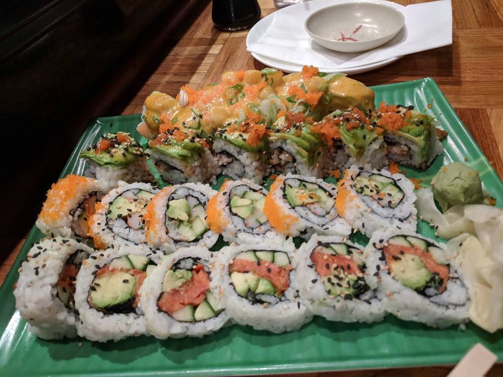 Fujis Grill & Sushi | restaurant | 305 SE Chkalov Dr # 105, Vancouver, WA 98683, USA | 3608964899 OR +1 360-896-4899