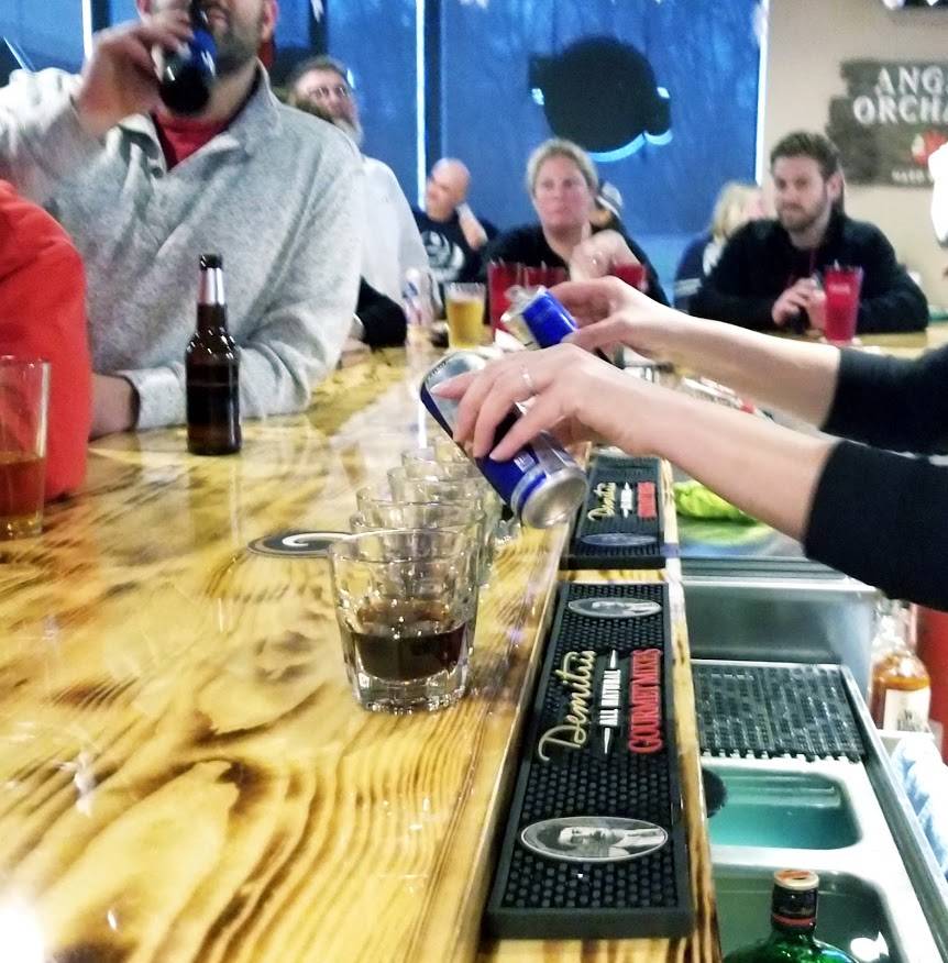 Sticks Pub and Grub | restaurant | 700 Northwest Hwy, Fox River Grove, IL 60021, USA | 8478294163 OR +1 847-829-4163