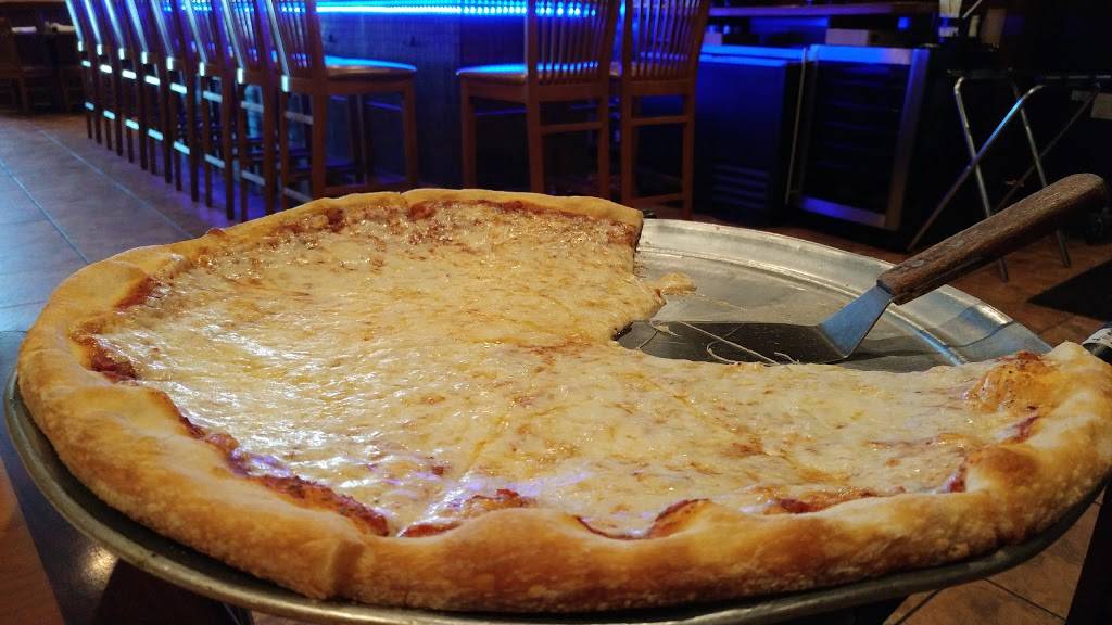 Amicis Italian Restaurant & Pizzeria | restaurant | 7720 N Wickham Rd #120, Melbourne, FL 32940, USA | 3212555377 OR +1 321-255-5377