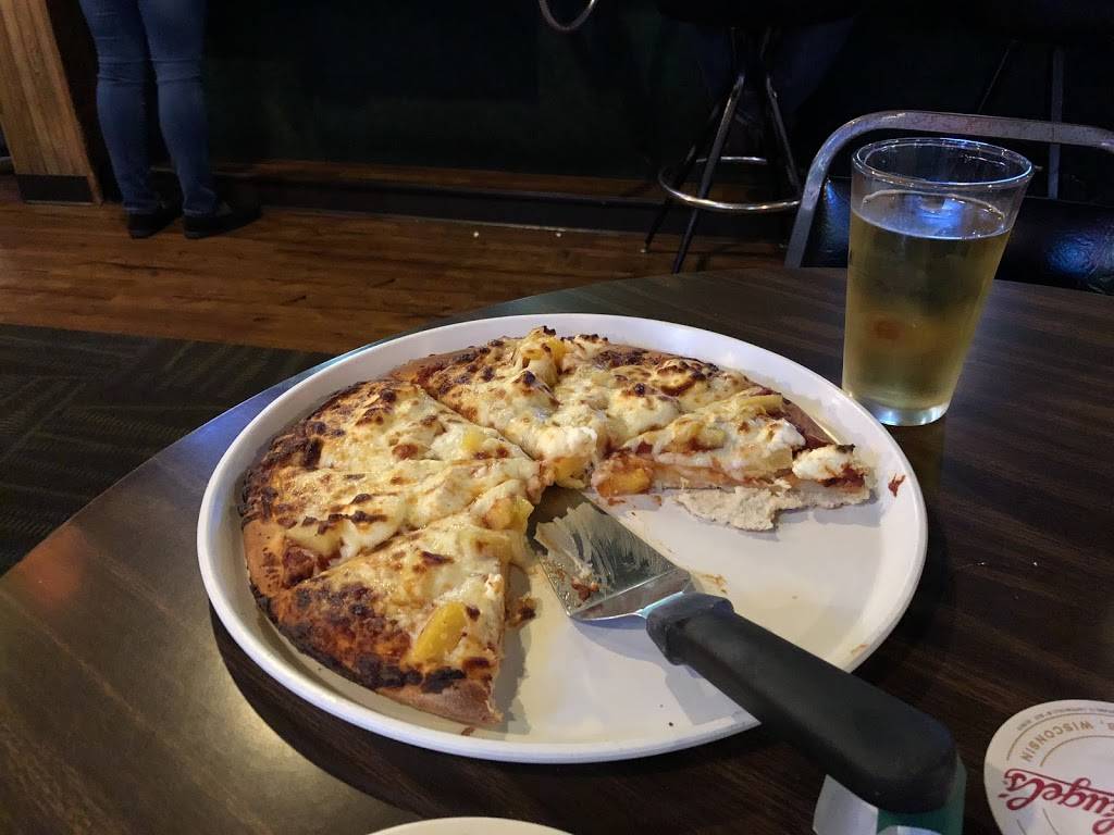 Pattys Pub | restaurant | 311 N Cotner Blvd, Lincoln, NE 68505, USA | 4024674471 OR +1 402-467-4471