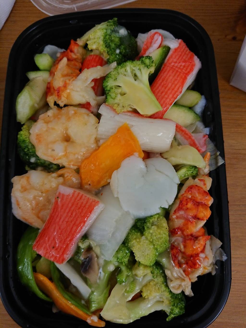 Dragon and Phoenix | restaurant | 22-17 31st St, Long Island City, NY 11105, USA | 7185452228 OR +1 718-545-2228