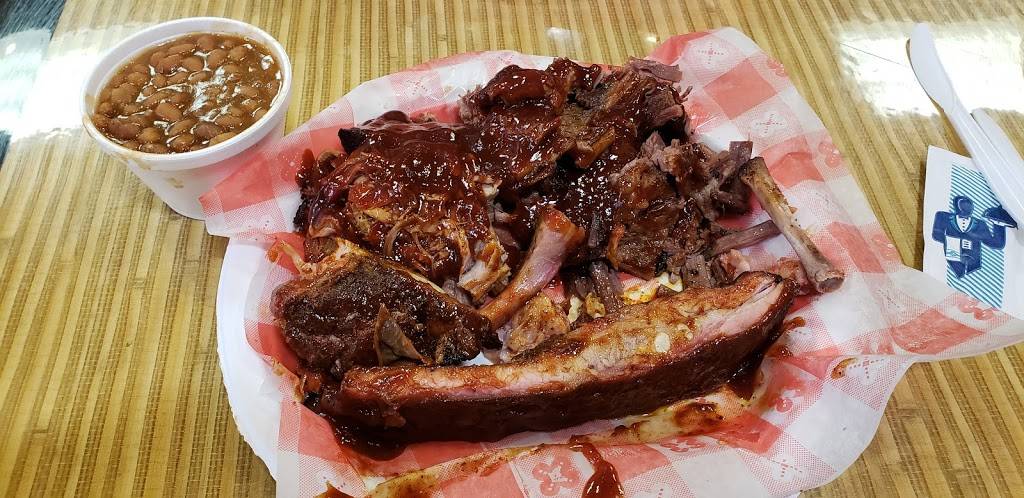 Ricky Ds Rib Shack | restaurant | 302 Winchester Ave, New Haven, CT 06511, USA | 2037454998 OR +1 203-745-4998