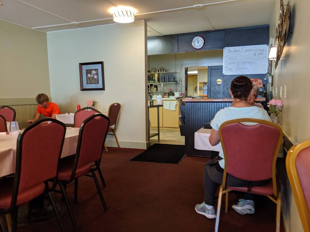 T J Charlies | restaurant | 135 River St, Elk Rapids, MI 49629, USA | 2312648819 OR +1 231-264-8819