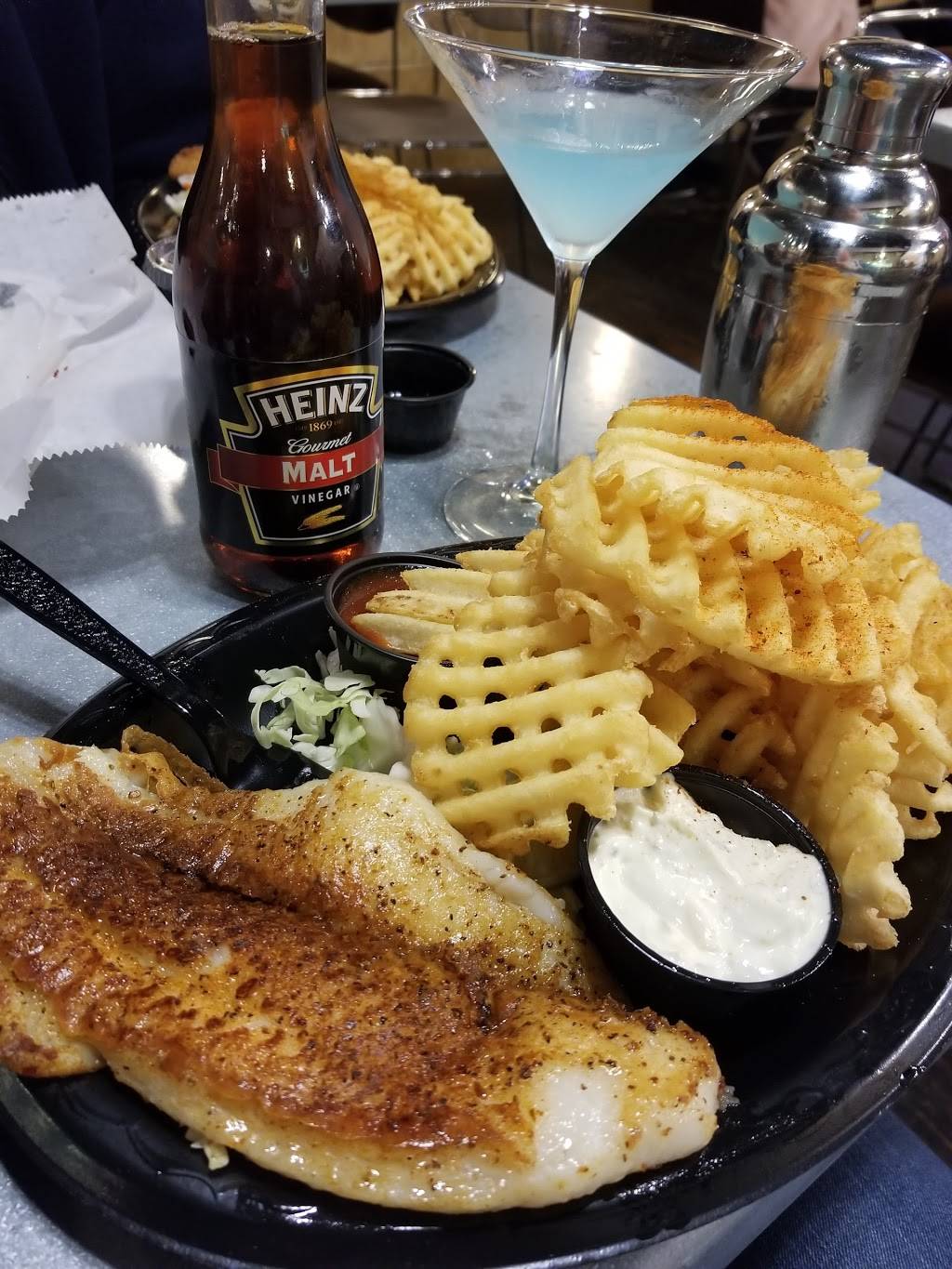 The Tin Fish | restaurant | 707 State St, Newburgh, IN 47630, USA | 8124907000 OR +1 812-490-7000