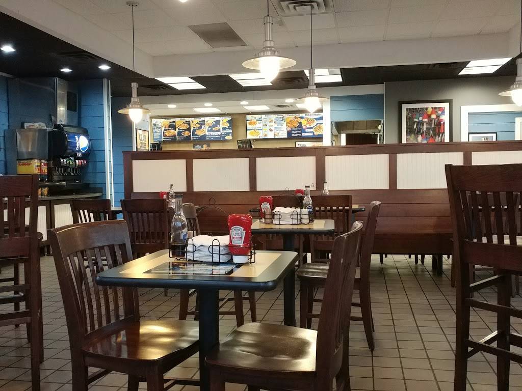 Long John Silvers | restaurant | 603 32nd Ave, Council Bluffs, IA 51501, USA | 7123666567 OR +1 712-366-6567