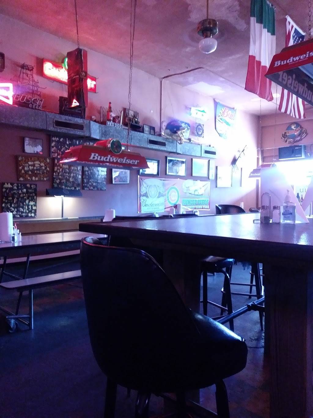 Pickled Petes Bar & Grill | restaurant | 303 E McKay St, Frontenac, KS 66763, USA | 6202313391 OR +1 620-231-3391