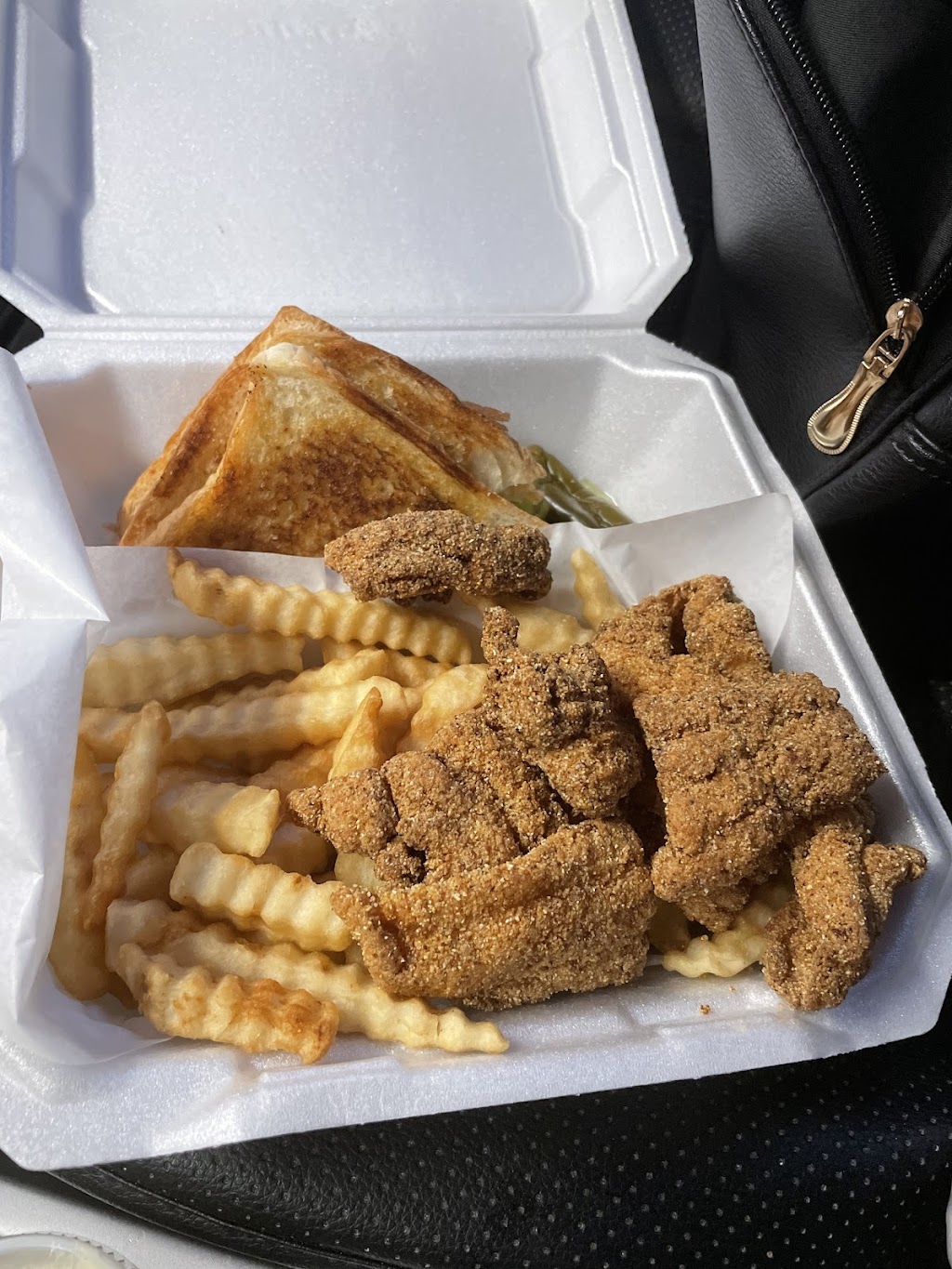 Ronnies Catfish & More (Mesquite) | restaurant | 4701 Gus Thomasson Rd Ste 102, Mesquite, TX 75150, USA | 9726853313 OR +1 972-685-3313