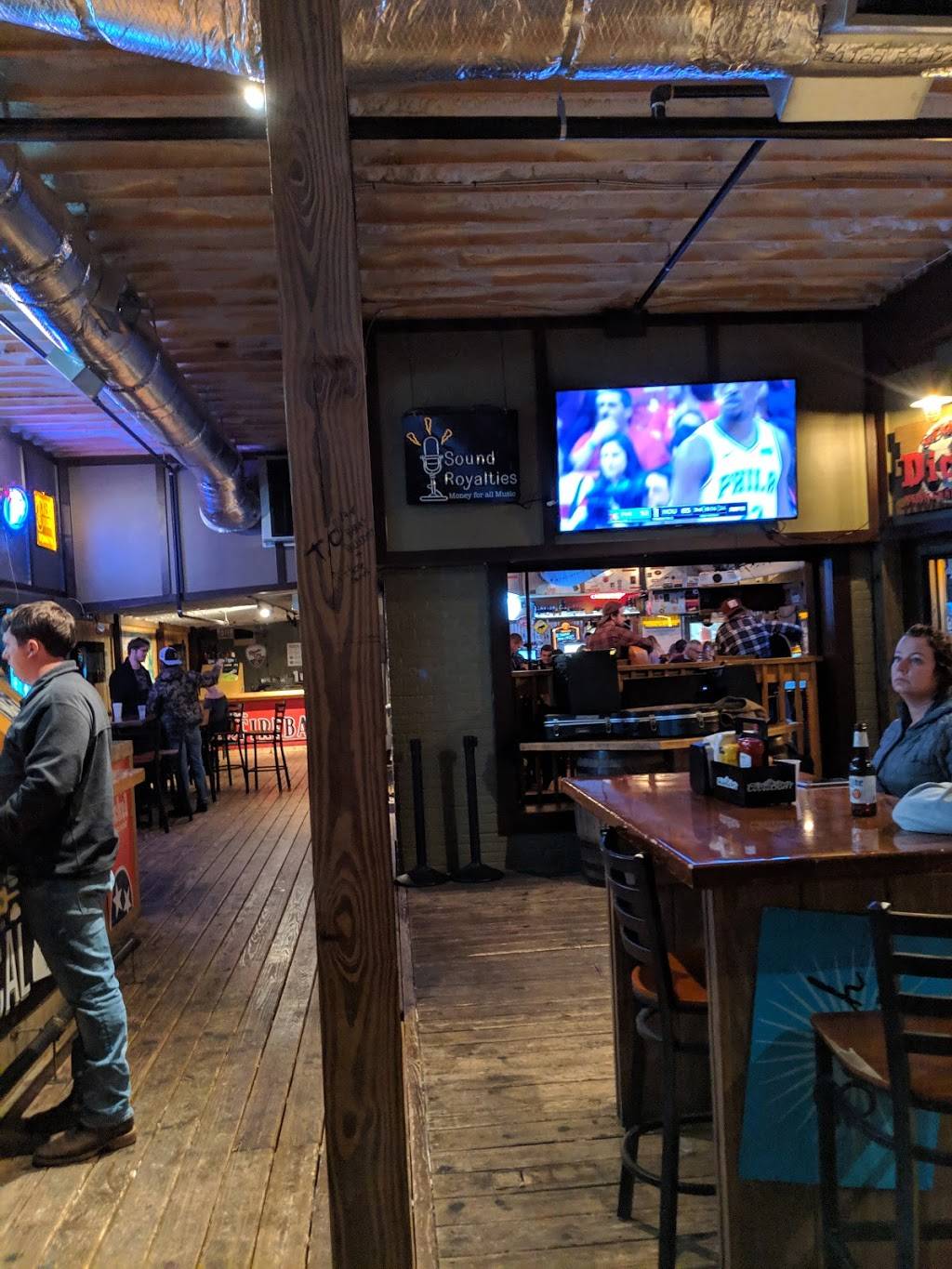 Losers Bar & Grill | restaurant | 1911 Division St, Nashville, TN 37203, USA | 6153273115 OR +1 615-327-3115