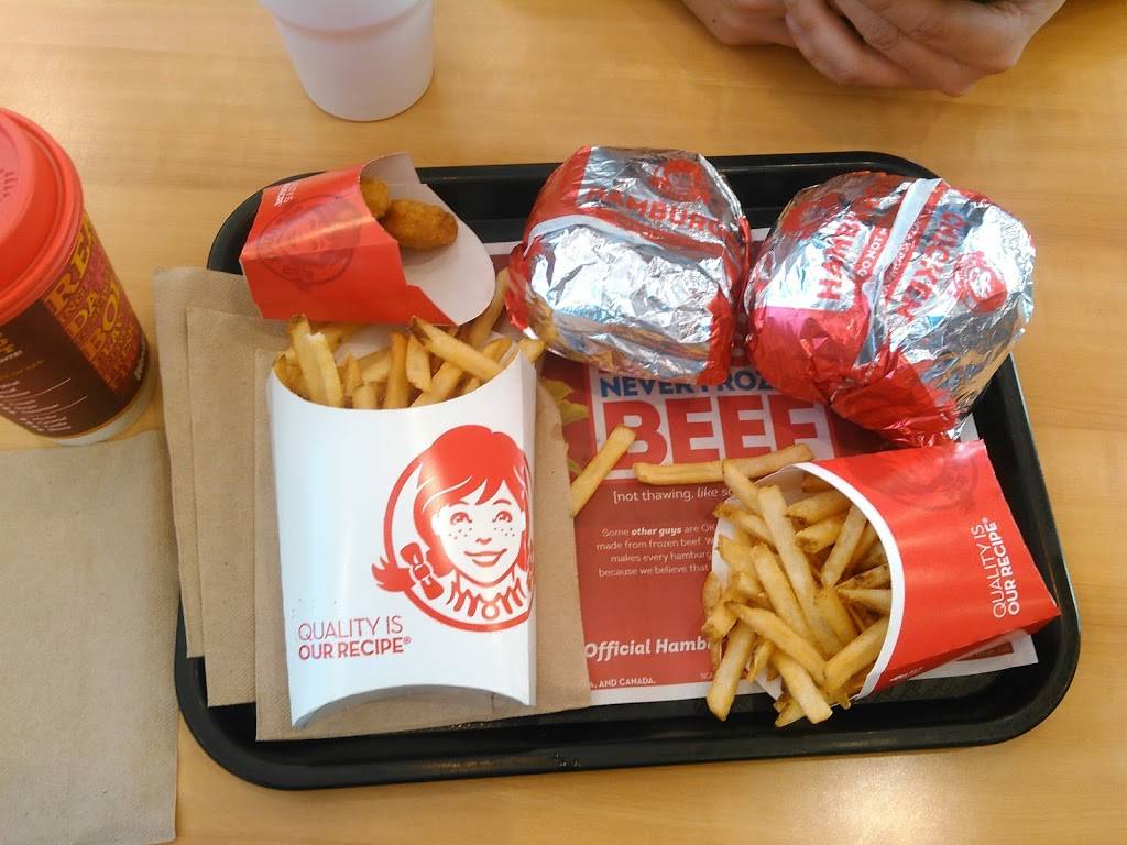 Wendys | restaurant | 61-11 Fresh Pond Rd, Middle Village, NY 11379, USA | 7188210225 OR +1 718-821-0225