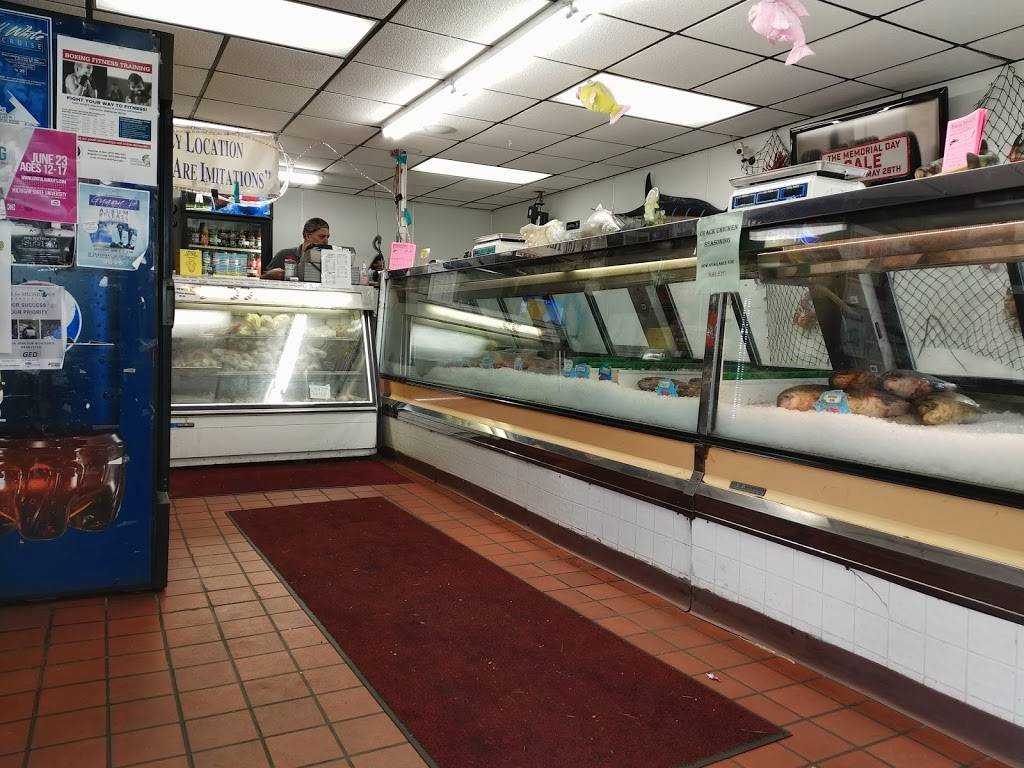 Crack Chicken | restaurant | 2940, 3140 S Martin Luther King Jr Blvd, Lansing, MI 48910, USA | 5178827007 OR +1 517-882-7007