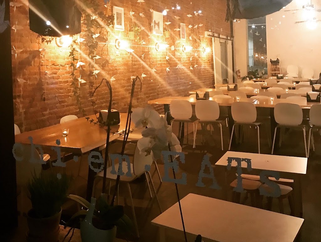 Chi Em Eats | restaurant | 11 E 6th Ave, Emporia, KS 66801, USA | 6202086500 OR +1 620-208-6500