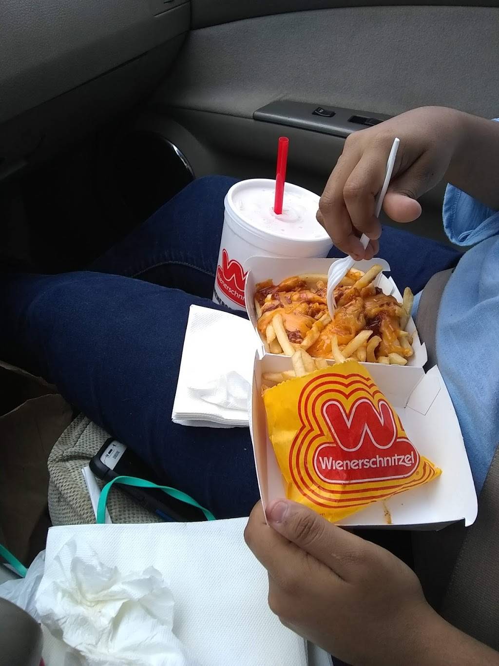 Wienerschnitzel | restaurant | 501 Texas Ave, Bryan, TX 77801, USA | 9797751984 OR +1 979-775-1984