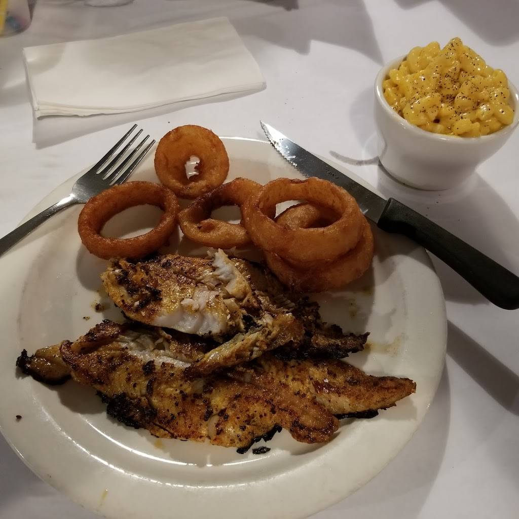 Fairplain Yacht Club | restaurant | 3869 Cedar Lakes Dr, Ripley, WV 25271, USA | 3043728918 OR +1 304-372-8918