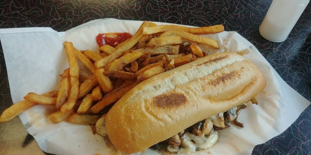 Burger Island | restaurant | 1529 W Buckingham Rd, Garland, TX 75042, USA | 9725302800 OR +1 972-530-2800