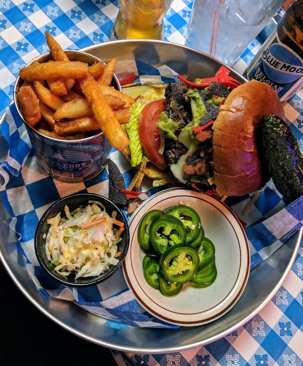 Cattlemans Burger and Brew | restaurant | 205 S Main St, Algonquin, IL 60102, USA | 2246789444 OR +1 224-678-9444