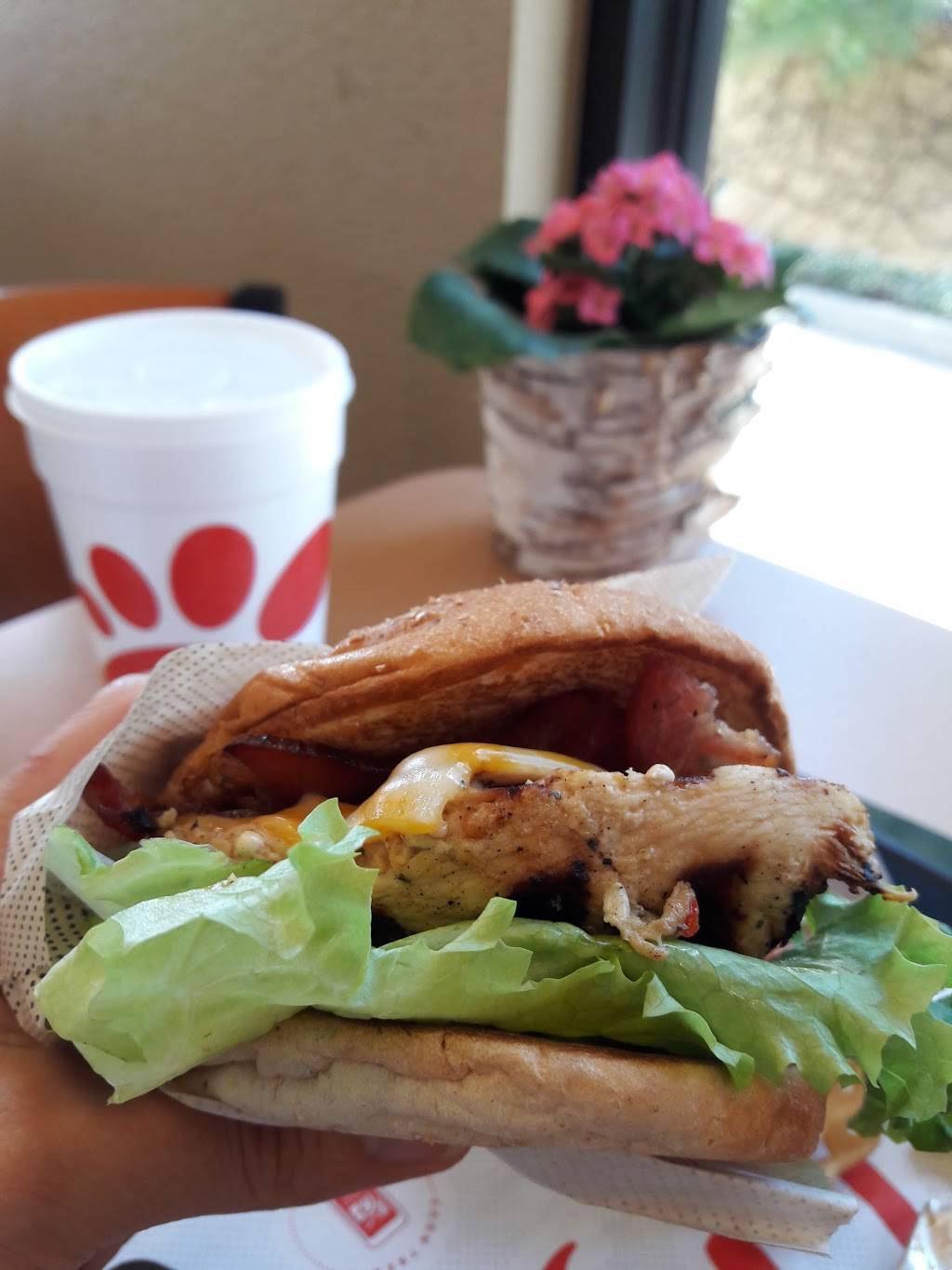 Chick-fil-A | restaurant | 2101 Alta Arden Expy, Sacramento, CA 95825, USA | 9169222814 OR +1 916-922-2814