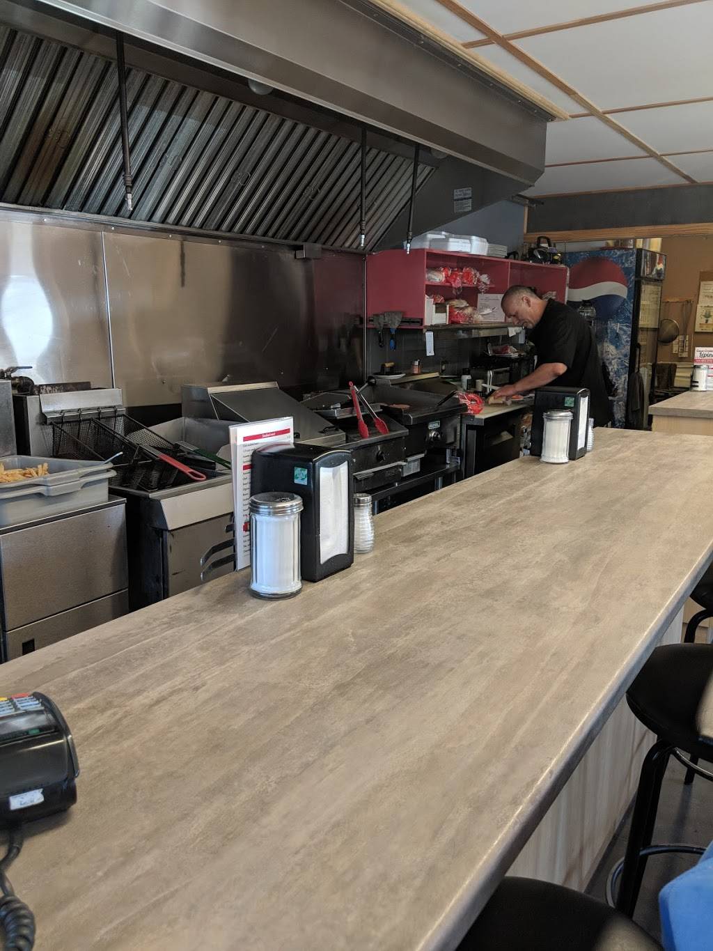 Casse-Croute Lepine | restaurant | 372 Rue Chasles, Mont-Laurier, QC J9L 2T8, Canada | 8196233700 OR +1 819-623-3700