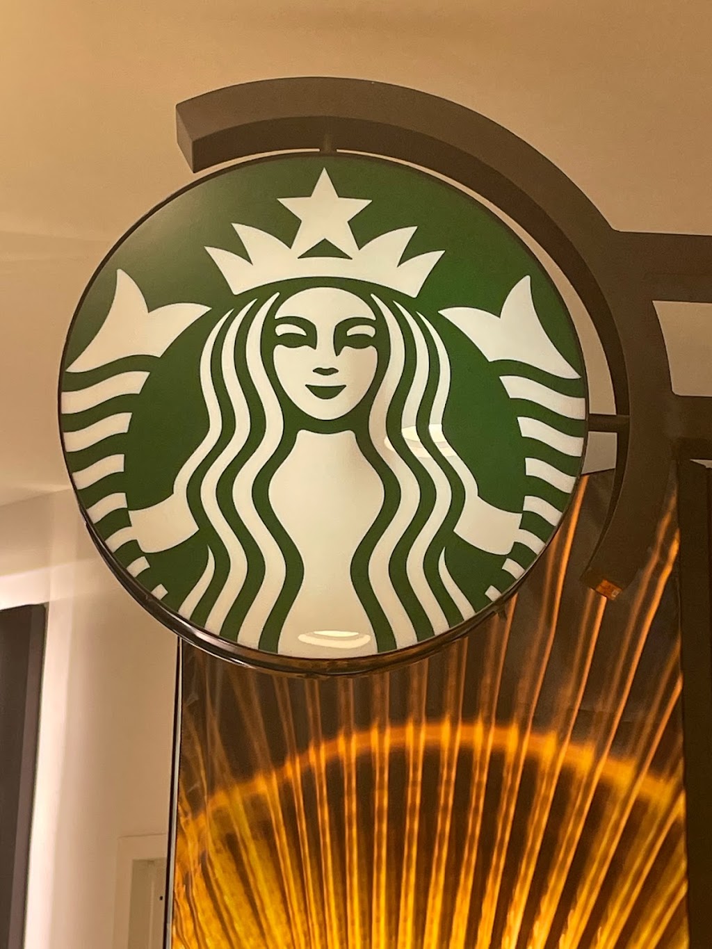 スターバックス | cafe | 383 W 31st St, New York, NY 10001, USA | 6463853293 OR +1 646-385-3293