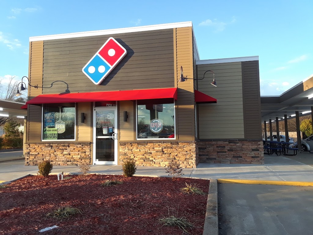Dominos Pizza | meal delivery | 101 Carnahan Dr, Maumelle, AR 72113, USA | 5018511600 OR +1 501-851-1600