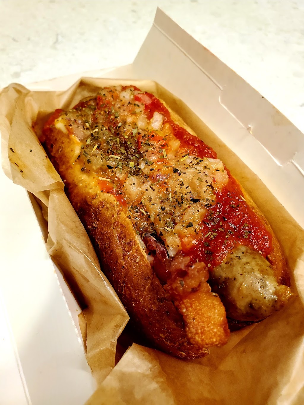 Rileys Good Dogs | restaurant | 1652 N Water St, Milwaukee, WI 53202, USA | 4145594644 OR +1 414-559-4644