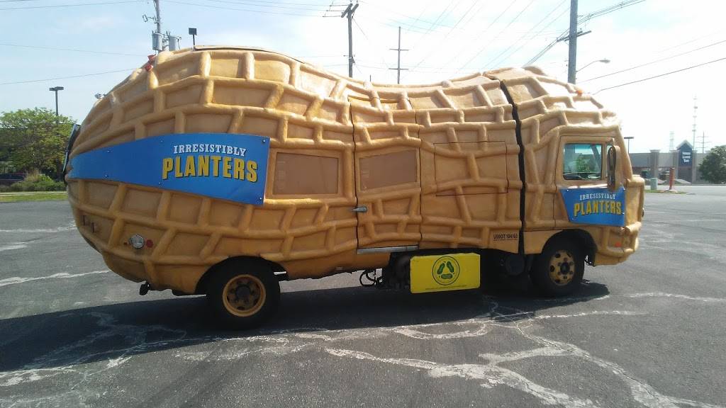 Maxis Food & Spirit Barn | restaurant | 114 Ireland Rd, South Bend, IN 46614, USA | 5742919181 OR +1 574-291-9181