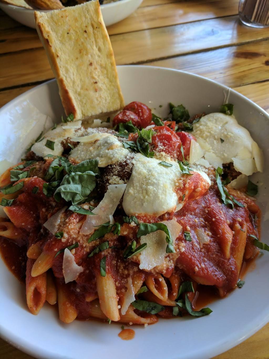 Oggi Italian | restaurant | 236 E Davis Blvd, Tampa, FL 33606, USA | 8132527778 OR +1 813-252-7778