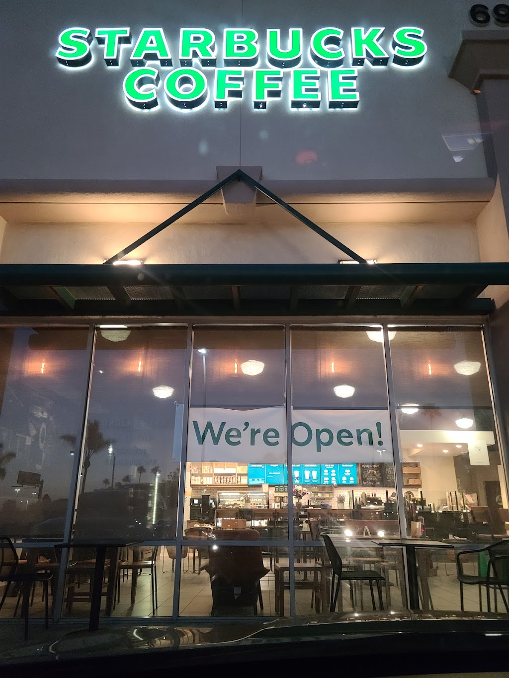Starbucks | cafe | 691 S Main St #100, Orange, CA 92868, USA | 7146470871 OR +1 714-647-0871