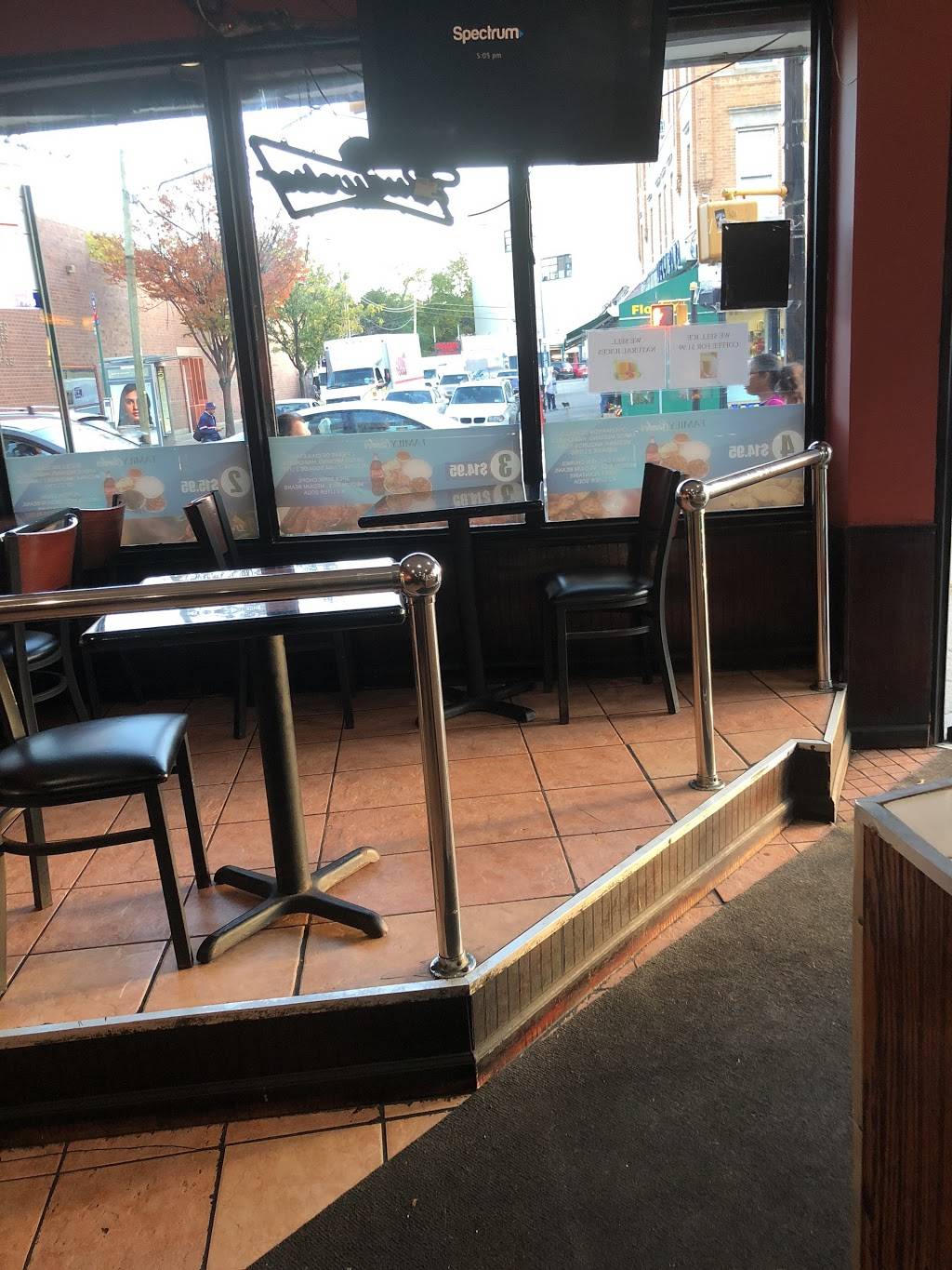 Chiquitas | restaurant | 60-59 Myrtle Ave, Ridgewood, NY 11385, USA | 7183860500 OR +1 718-386-0500