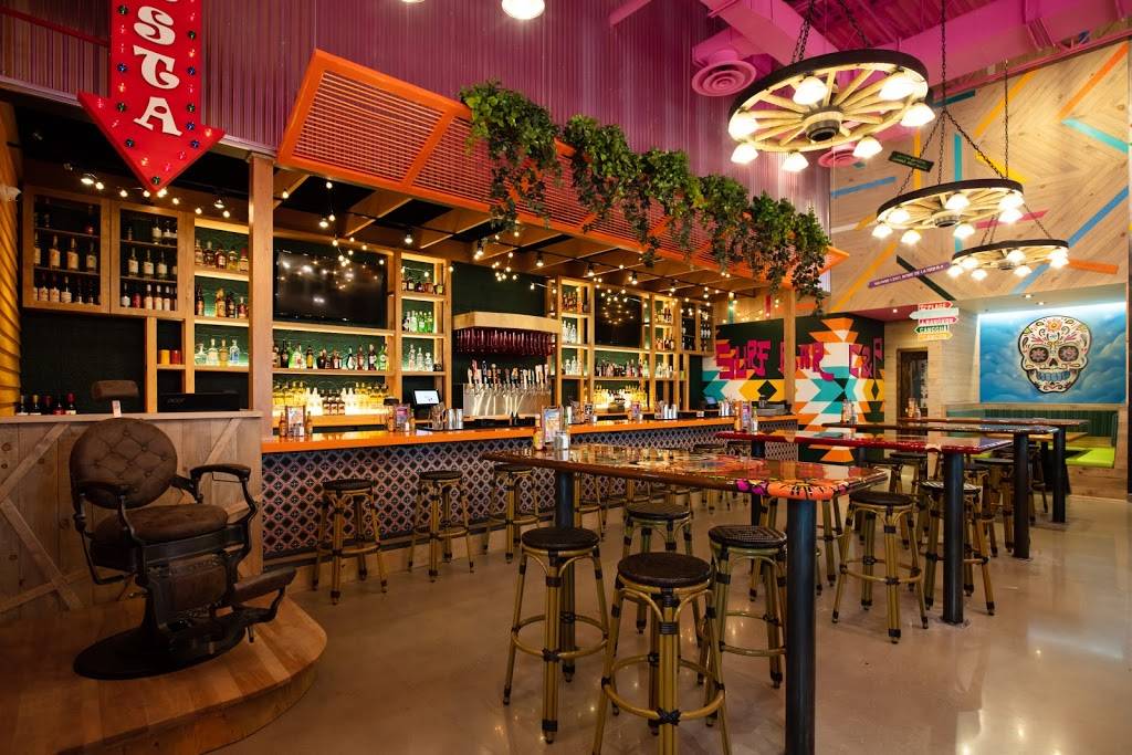 Carlos & Pepes | restaurant | 1405 Boulevard Michèle-Bohec #102, Blainville, QC J7C 5L4, Canada | 4504334141 OR +1 450-433-4141