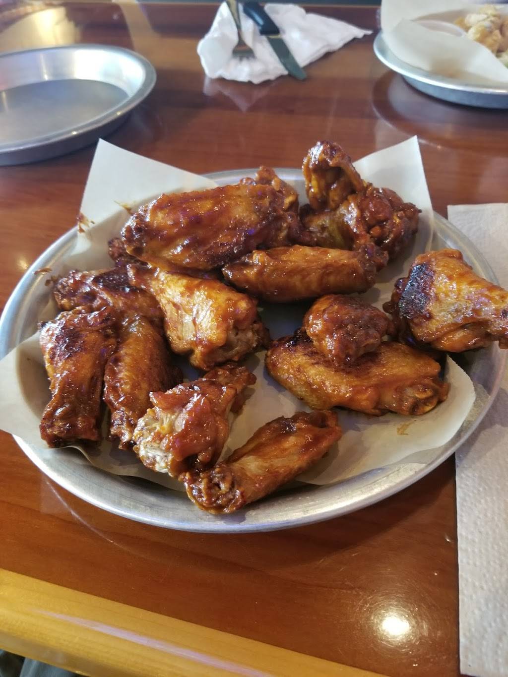 Hooters | meal takeaway | 8050 Kingston Pike, Knoxville, TN 37919, USA | 8656944668 OR +1 865-694-4668