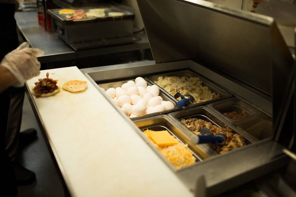 Holiday Deli & Ham Co. | meal takeaway | 2087 Union Ave, Memphis, TN 38104, USA | 9018816433 OR +1 901-881-6433