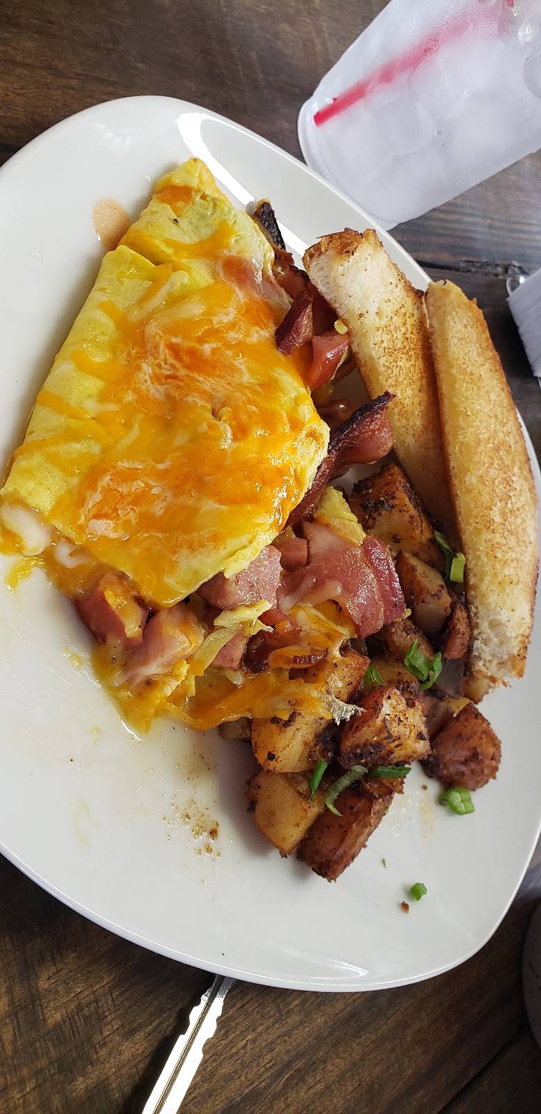 Texas Toast Breakfast & Burgers | restaurant | 3307 S Zarzamora St, San Antonio, TX 78225, USA | 2103329684 OR +1 210-332-9684