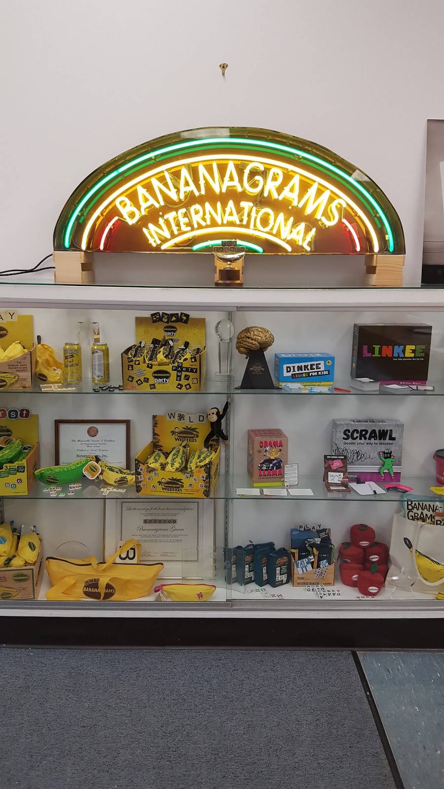Bananagrams | restaurant | 845 Allens Ave, Providence, RI 02905, USA | 4017819649 OR +1 401-781-9649