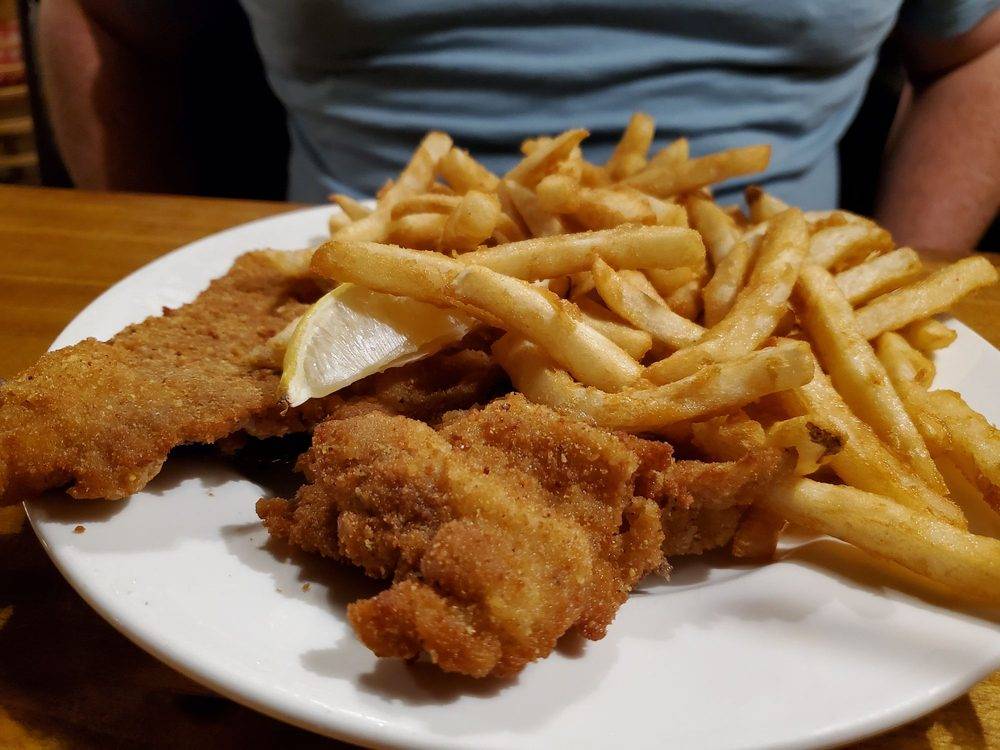 Edelweiss Biergarten | restaurant | 2625 E Bell Rd, Phoenix, AZ 85032, USA | 6024045919 OR +1 602-404-5919