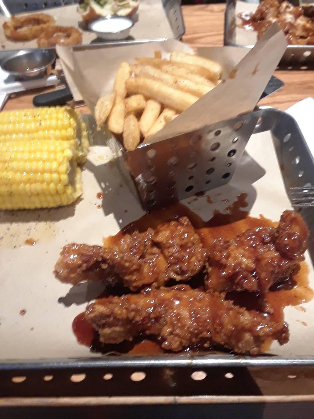 Chilis Grill & Bar | meal takeaway | 119 N, 12th Ave, Hanford, CA 93230, USA | 5595891077 OR +1 559-589-1077