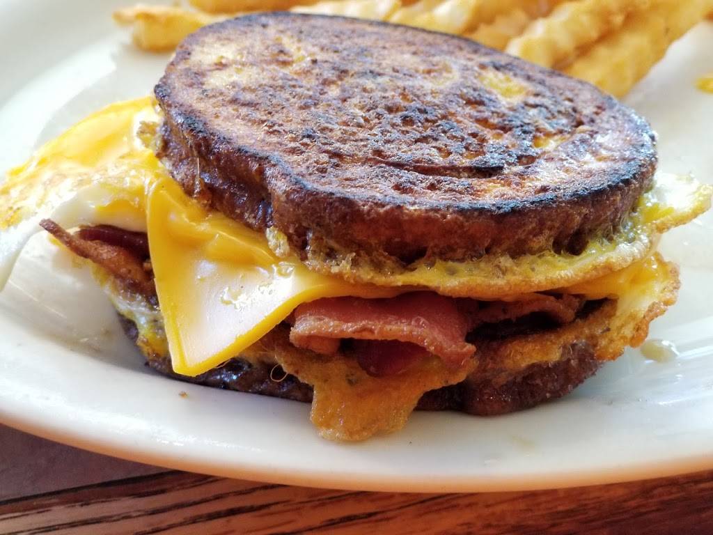 Star 34 Family Restaurant | restaurant | 336 W Church St, Sandwich, IL 60548, USA | 8157869898 OR +1 815-786-9898