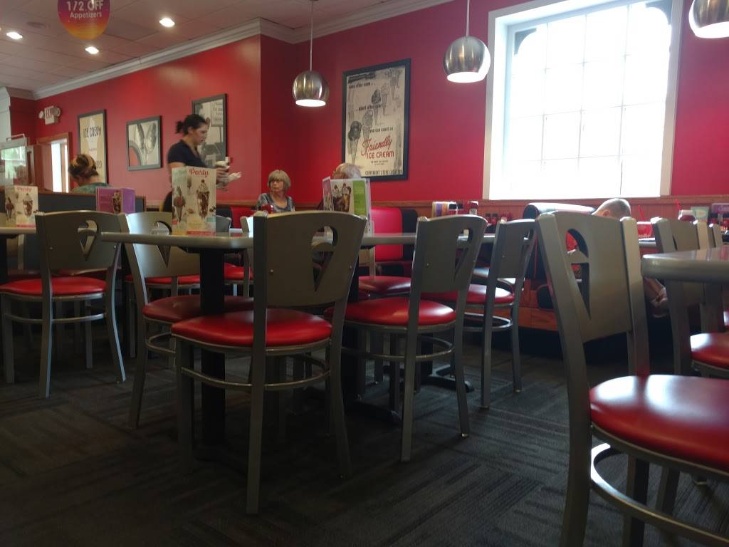 Friendlys | restaurant | 553 Hawkins Ave, Ronkonkoma, NY 11779, USA | 6319816659 OR +1 631-981-6659