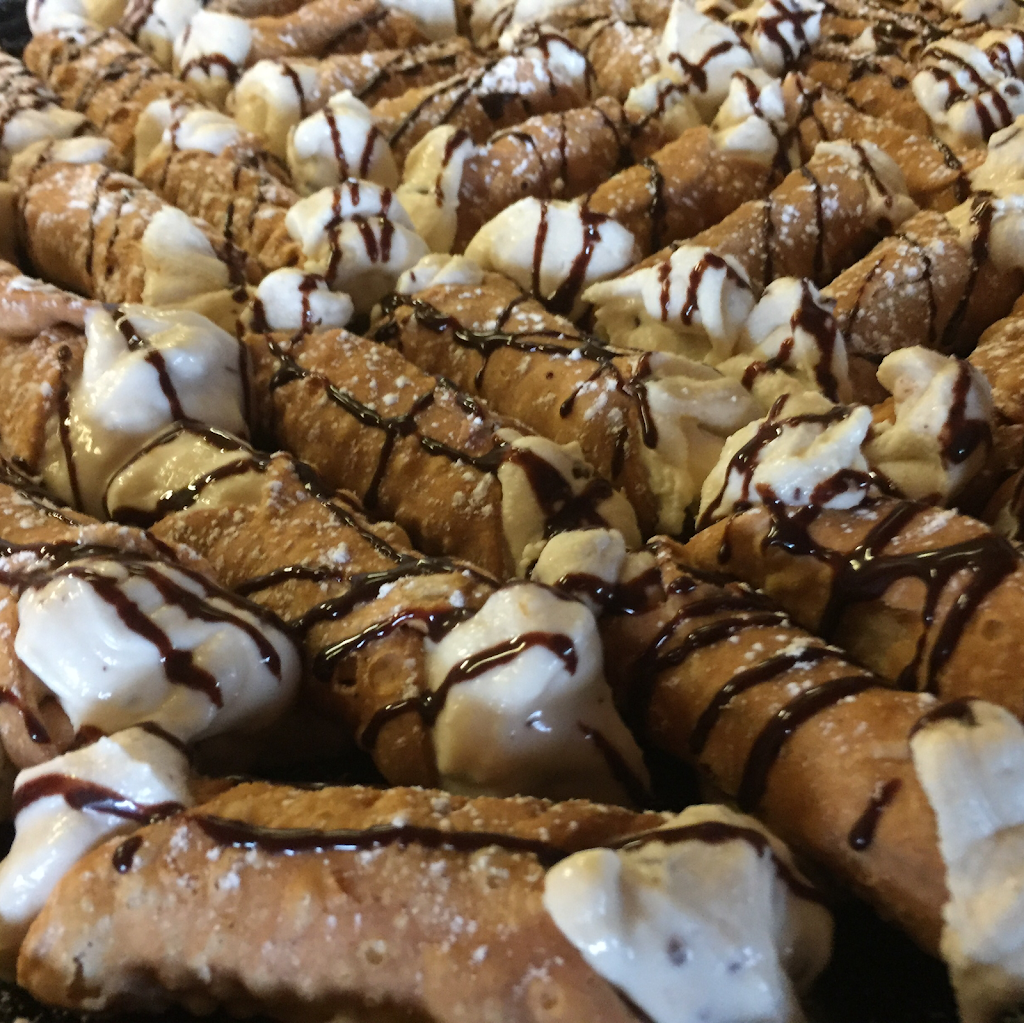 LaMottas Italian Restaurant & Pizzeria | meal takeaway | 15660 San Carlos Blvd #225, Fort Myers, FL 33908, USA | 2394825505 OR +1 239-482-5505