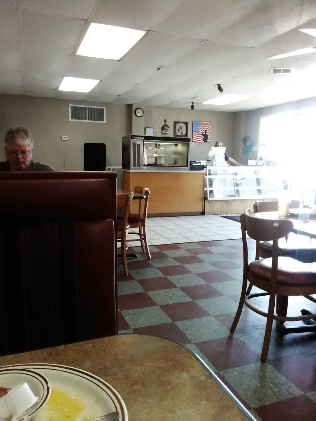 Emilees Restaurant | bakery | 815 US-51, Ripley, TN 38063, USA | 7314193241 OR +1 731-419-3241