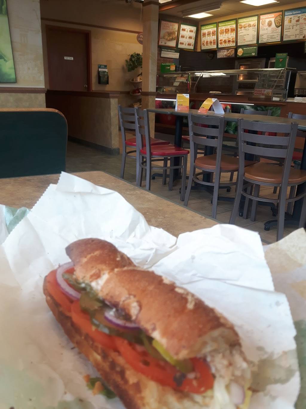 Subway | restaurant | 4033 New St, Burlington, ON L7L 1S8, Canada | 9056318770 OR +1 905-631-8770