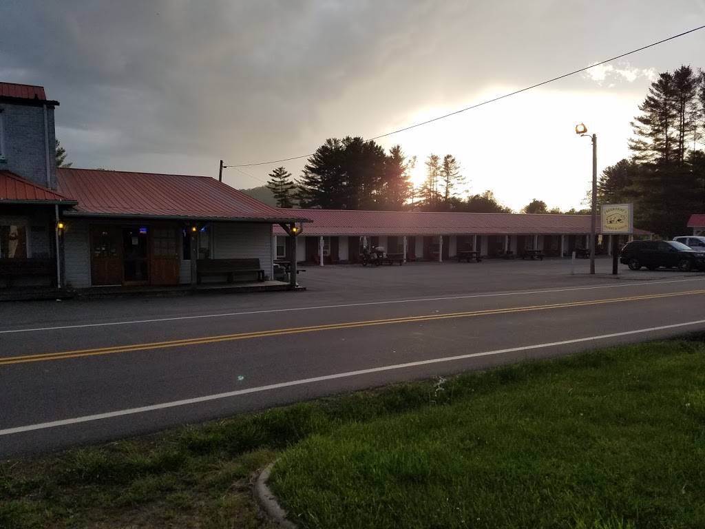 Freebornes | restaurant | 14300 NC Hwy 18 South, Laurel Springs, NC 28644, USA | 3363598008 OR +1 336-359-8008