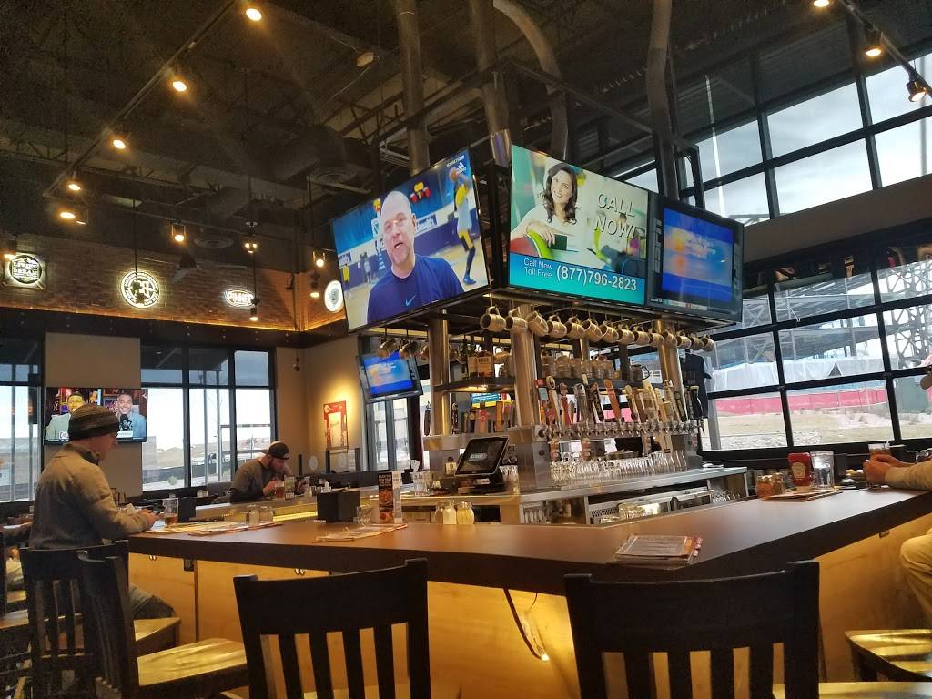 Old Chicago | restaurant | 1489 Park Central Dr, Highlands Ranch, CO 80129, USA | 7204498588 OR +1 720-449-8588