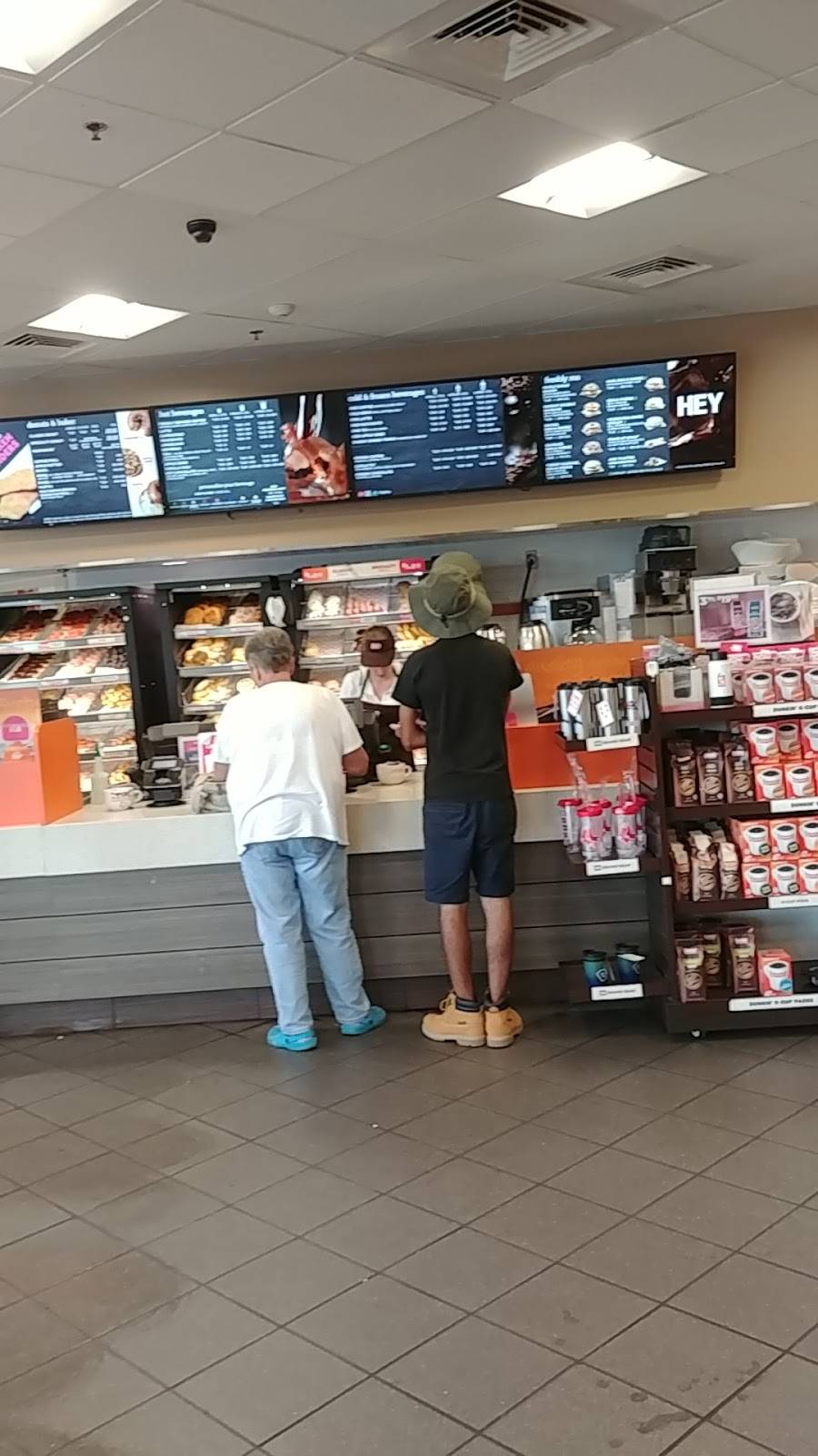 Dunkin | bakery | 61 Main St, Salisbury, MA 01952, USA | 9784621189 OR +1 978-462-1189