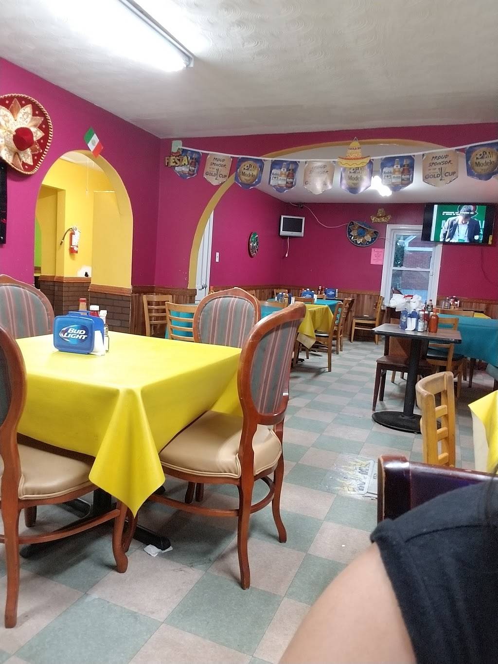 El Taco Azteca | restaurant | 5014 Edmonston Rd, Rogers Heights, MD 20781, USA | 3018644770 OR +1 301-864-4770