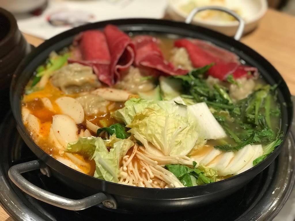 Myoungdong Chammat Kalguksu | restaurant | 1549 Steeles Ave E, North York, ON M2M 3Y7, Canada | 4167338811 OR +1 416-733-8811